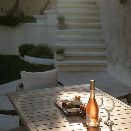 Mondethea Vantage Point *