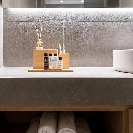 Mondethea Vantage Point