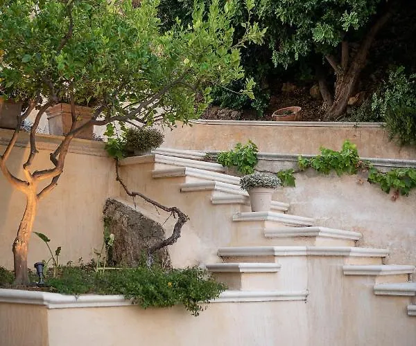 Mondethea Vantage Point *