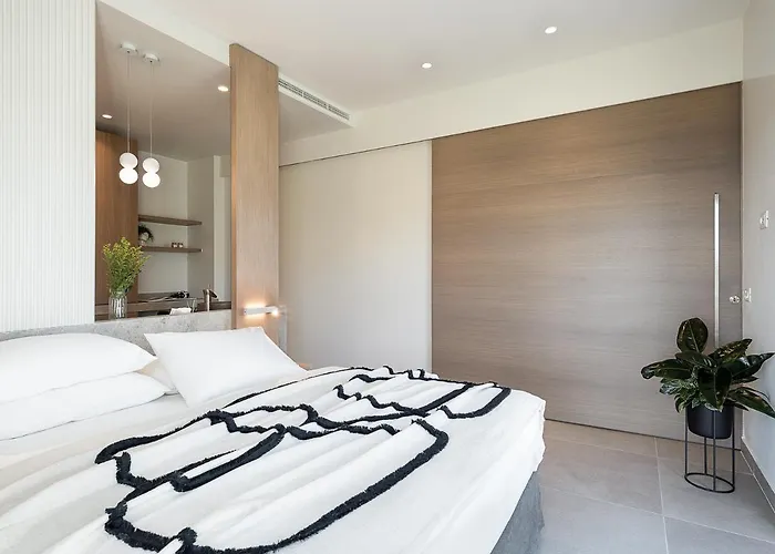 Mondethea Vantage Point