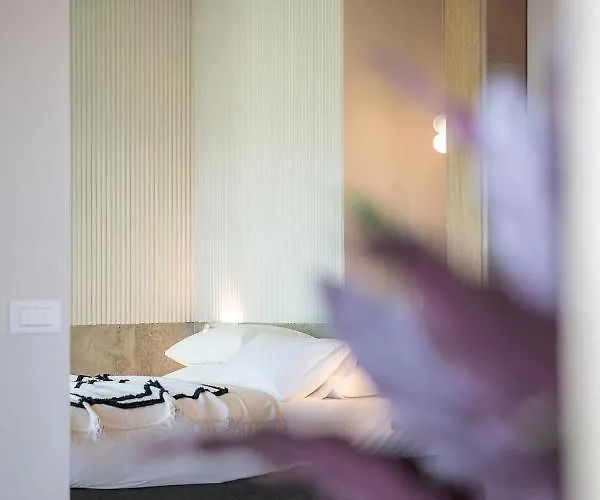 Mondethea Vantage Point *